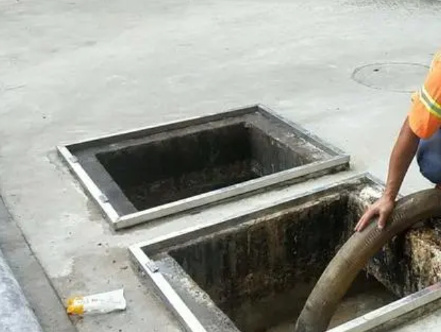 南川化粪池清理